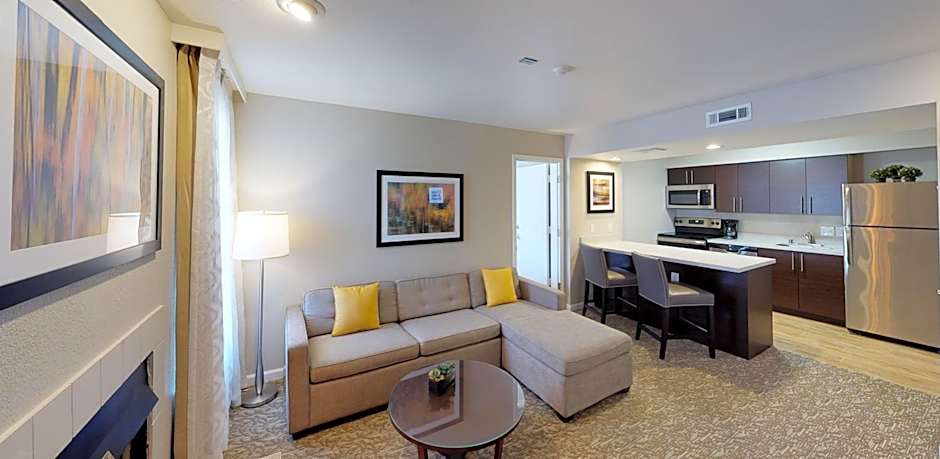 Chase Suites Hotel In Newark