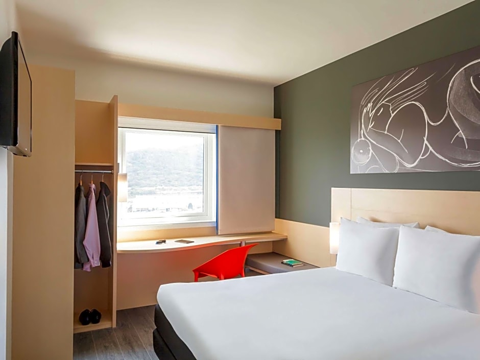 Ibis Queretaro