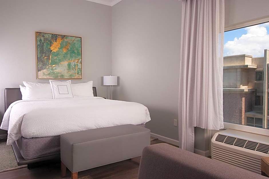 Courtyard by Marriott Charleston Waterfront