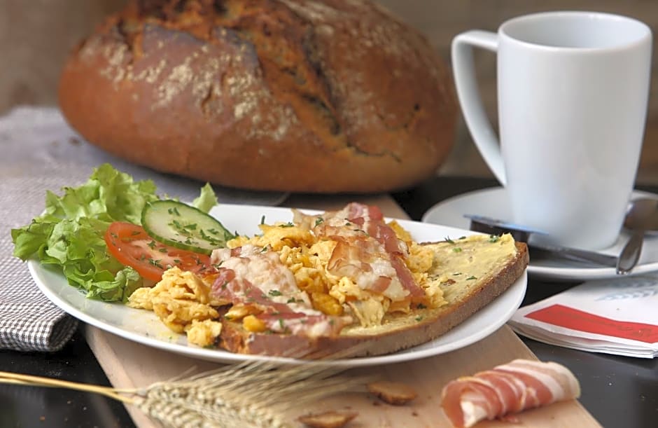 Stadthotel Lohne, Self Check In, mit Bäckerei und Cafe