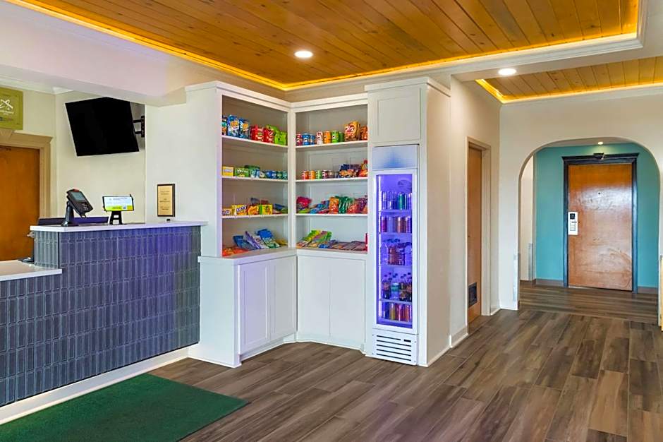 Quality Inn & Suites Pearl-Jackson