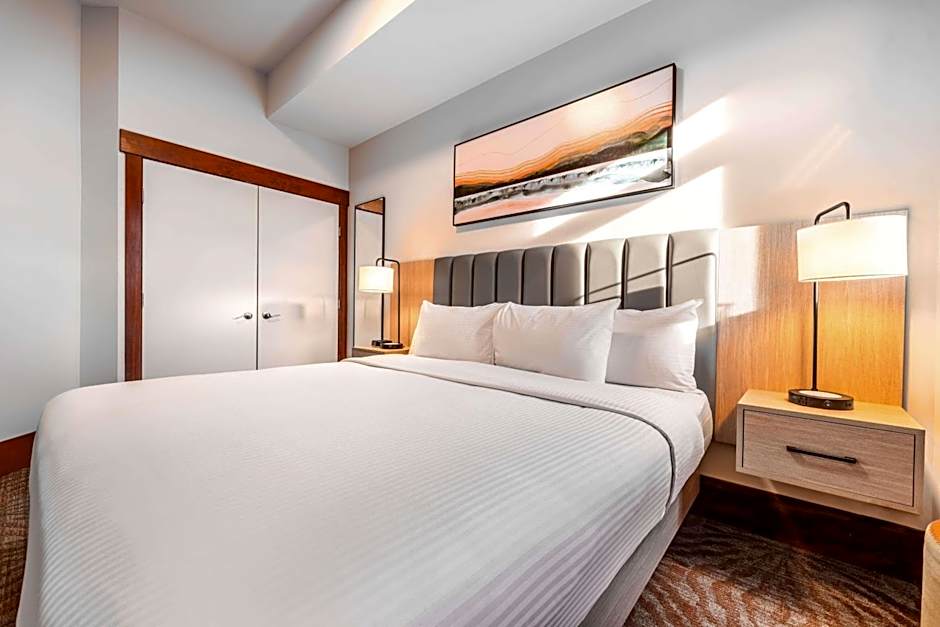 Blackstone Mountain Lodge by CLIQUE