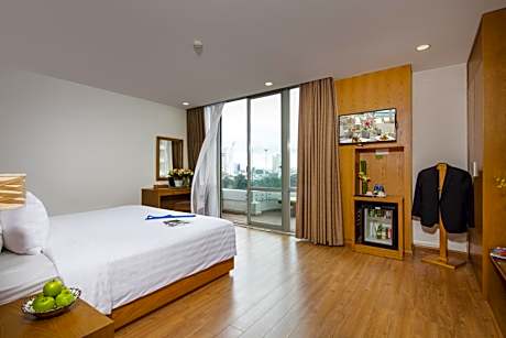 King Room with Spa Bath