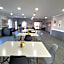 Days Inn & Suites by Wyndham Winnie