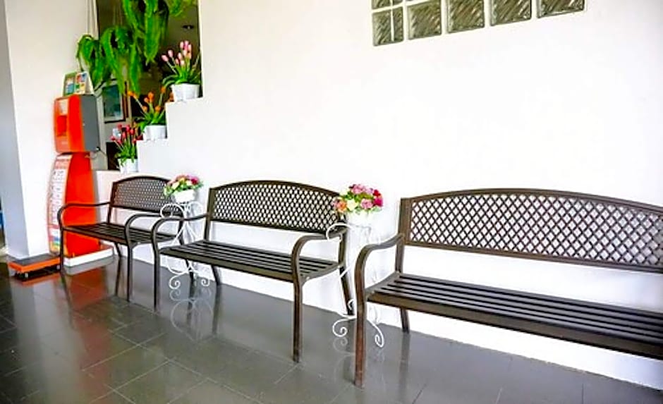 Wiangwalee Hotel by ZUZU