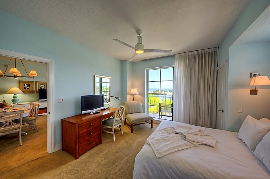 Harborside Suites at Little Harbor Hotel