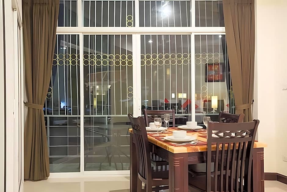 The Elegant Patong Hotel