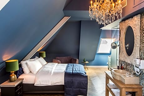 Superior King Suite