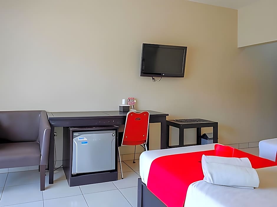 RedDoorz @ Jalan Sriwijaya Semarang