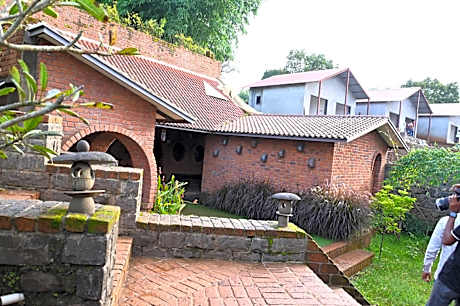 Bamboo And Bricks Resort