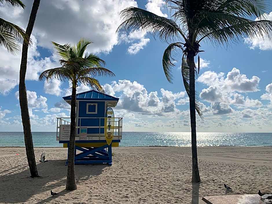 Tiana Beach Inn