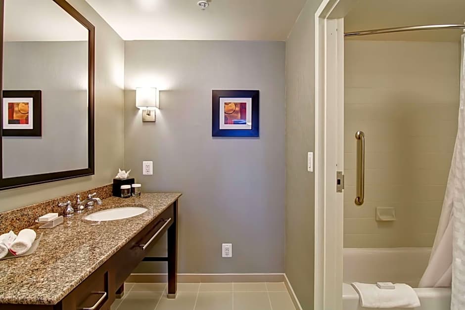 Homewood Suites by Hilton Woodbridge