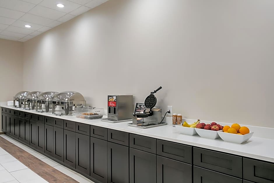 Eisenhower Hotel and Conference Center