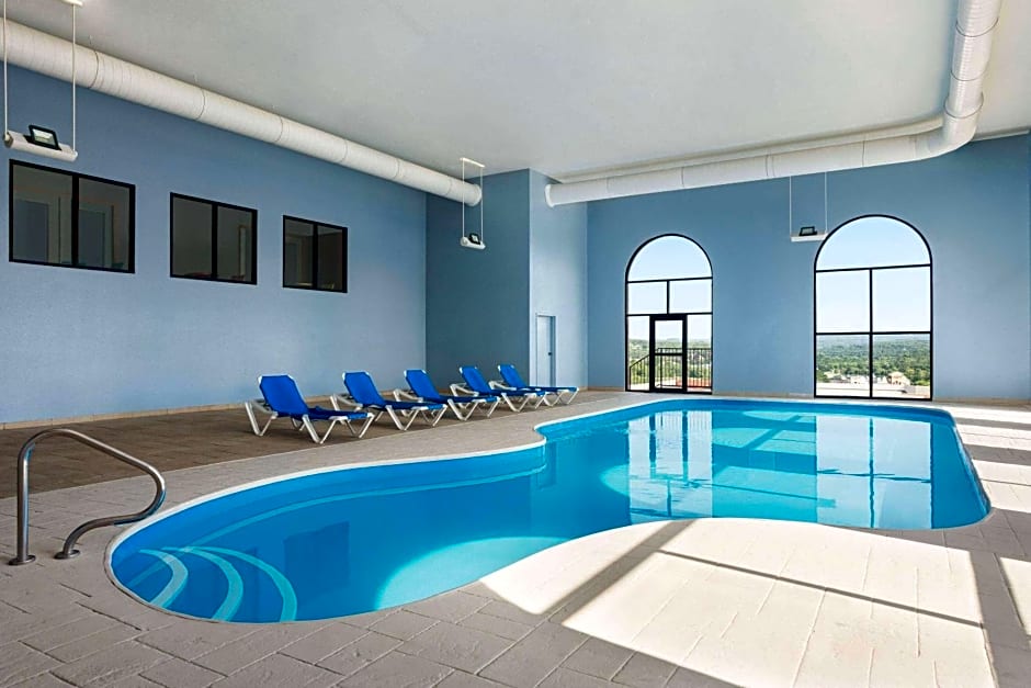 AmericInn by Wyndham Branson & Conference Center