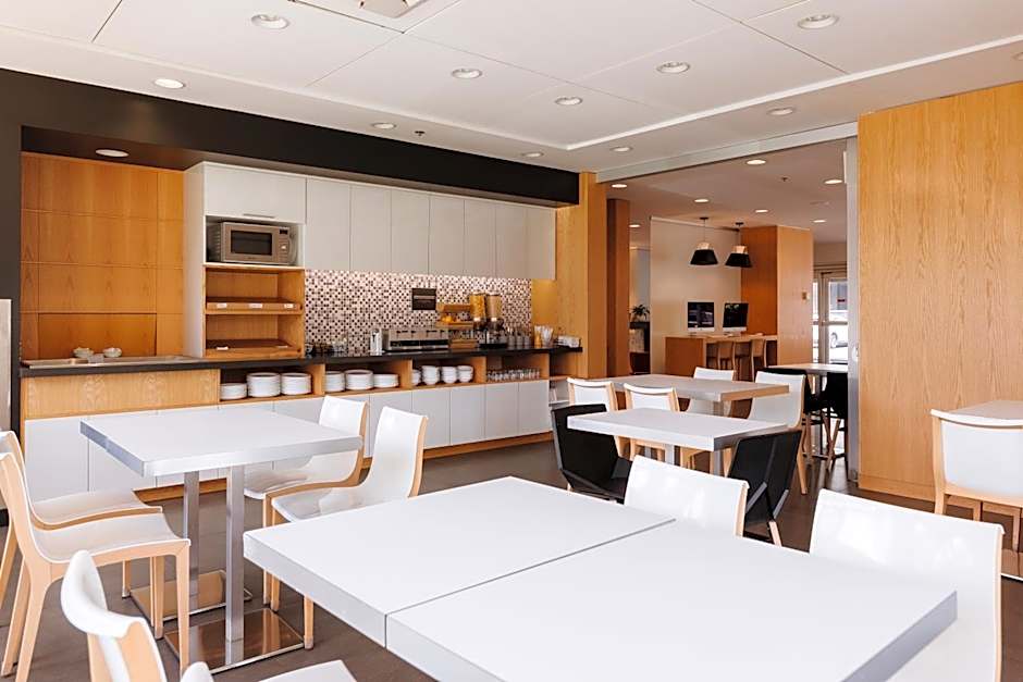 Le Dauphin MontrÃ©al-Longueuil