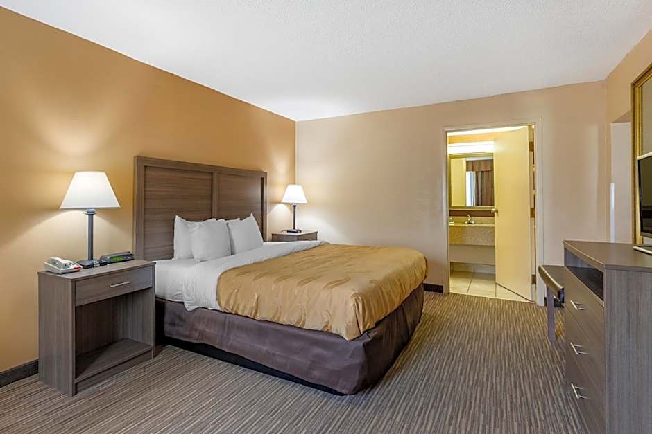 Quality Inn & Suites Hanes Mall
