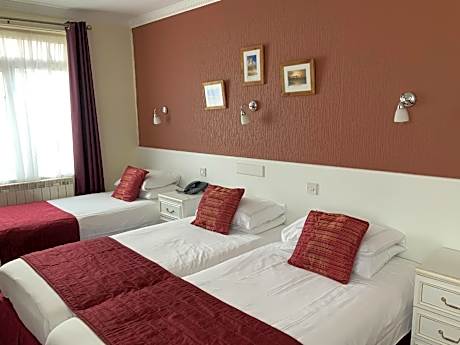 Quad room-Ensuite- (4) with Inland View