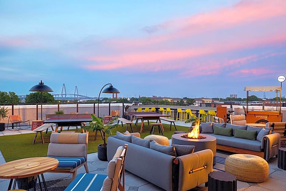 Moxy Charleston Downtown