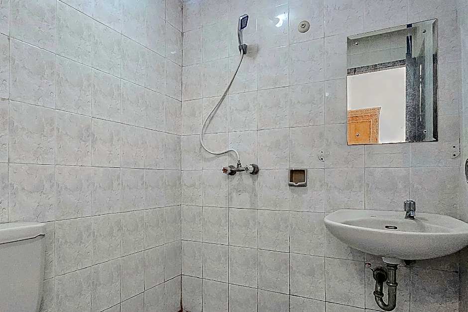 RedDoorz @ Hotel Kumala Pelabuhanratu