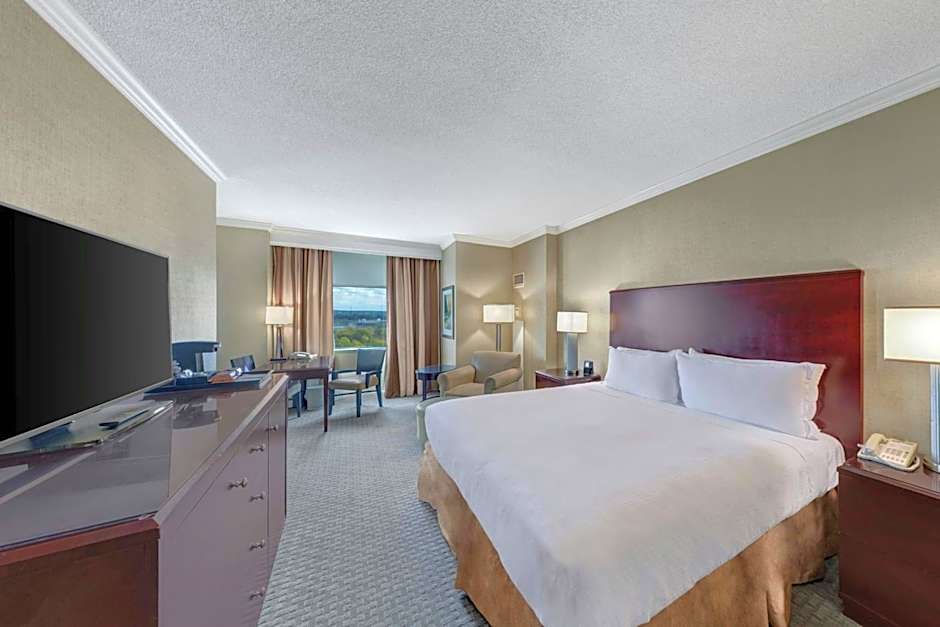 Renaissance Dallas North Hotel