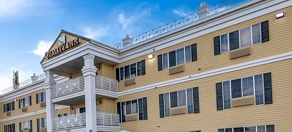 Quality Inn & Suites Tulare