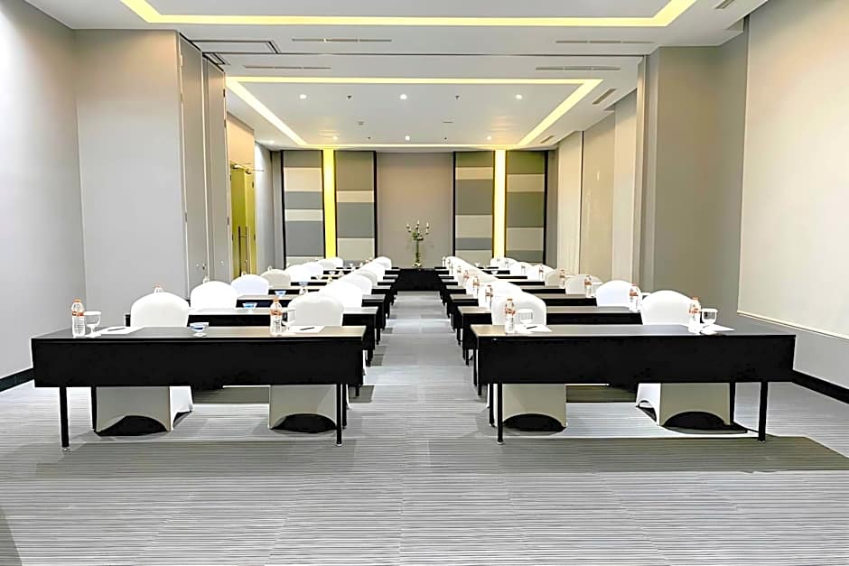 Grand Swiss-Belhotel Darmo