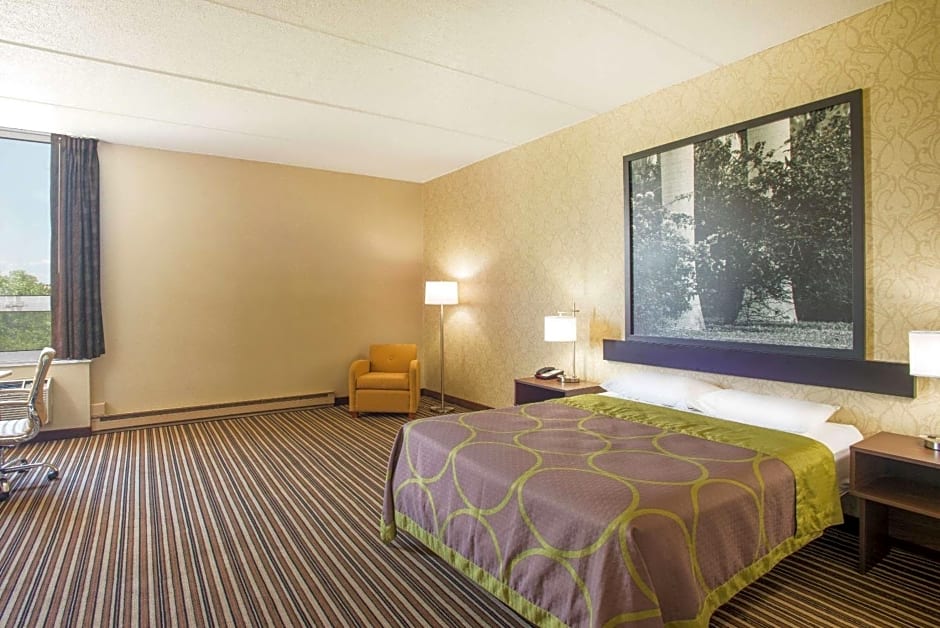 Super 8 by Wyndham Plattsburgh