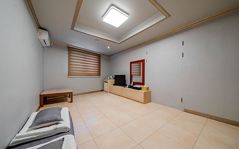 Jumunjin Hotel