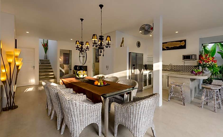 Ozamiz Villa Seminyak by Villas R Us
