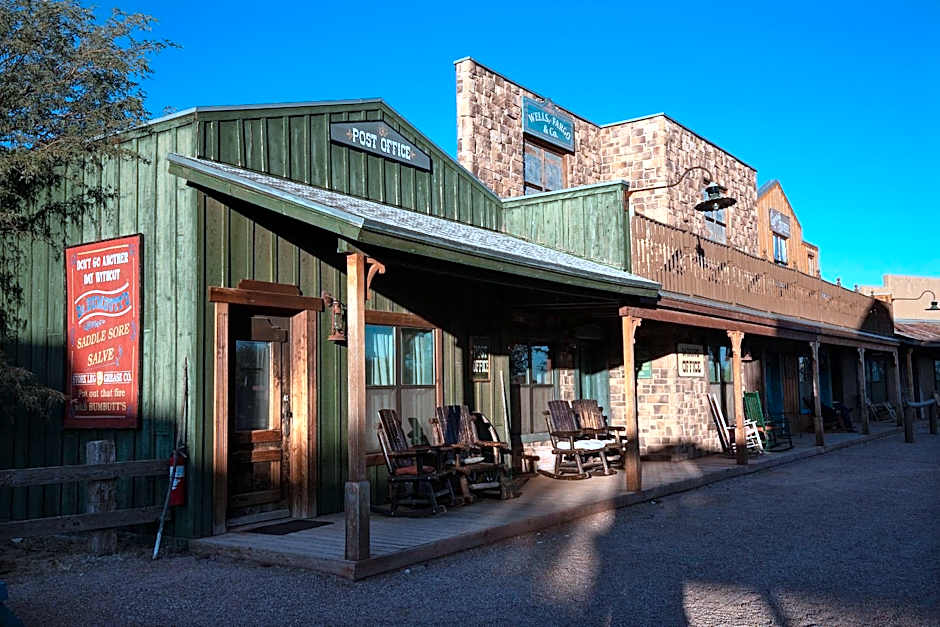 Tombstone Monument Guest Ranch