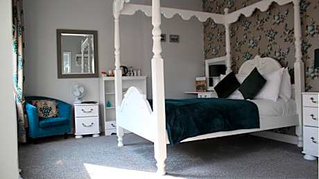 Double Room with Four Poster Bed