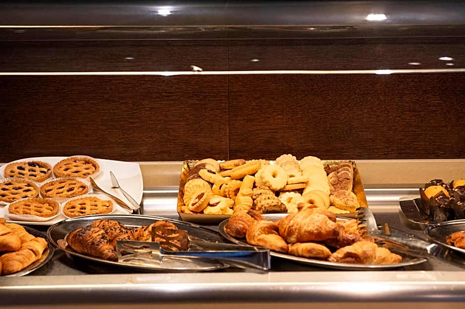 Dado Hotel International