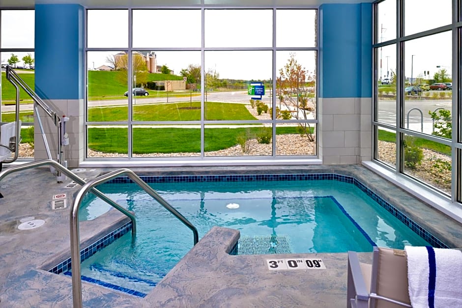 Holiday Inn Express & Suites Madison By IHG