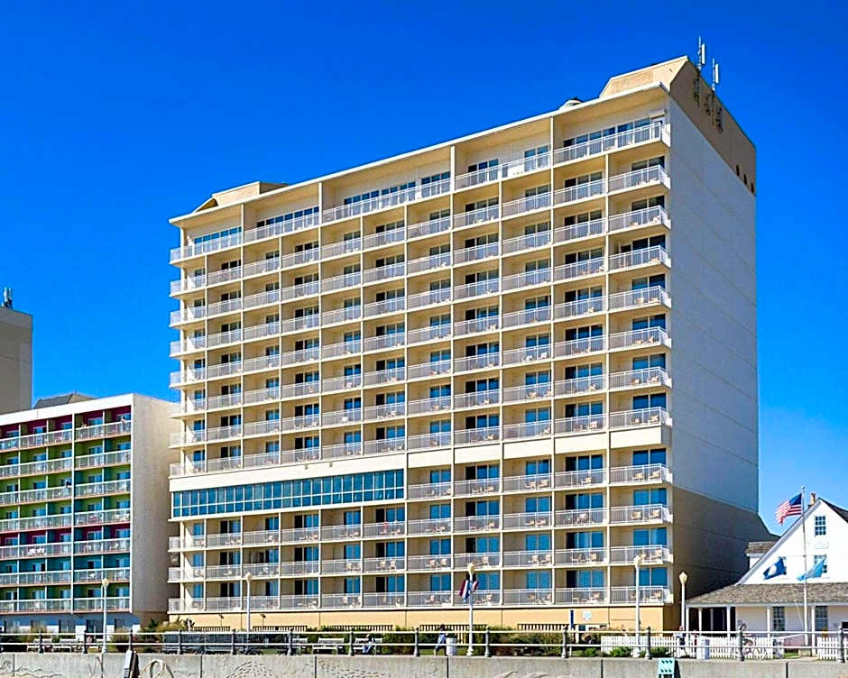 Comfort Suites Beachfront