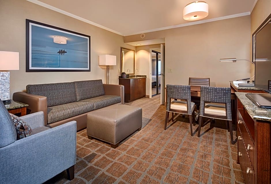 Embassy Suites by Hilton San Diego La Jolla