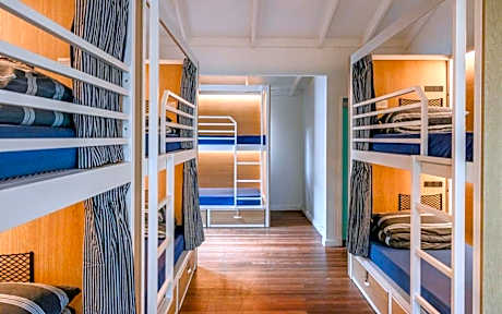 Bed in 10-Bed Mixed Dormitory Room