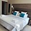 SQUARE HOTEL