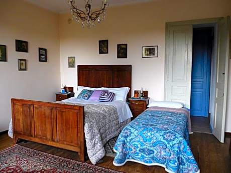 Quadruple Room with Private Bathroom