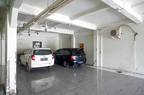 Urbanview Hotel Sayang Makassar