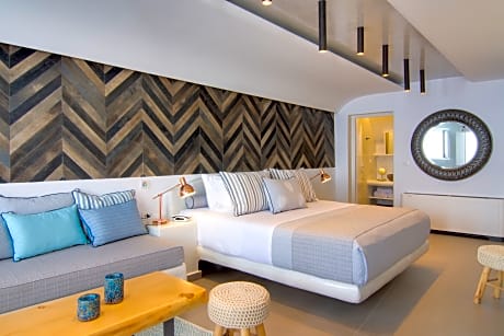 LEGEND WITH OUTDOOR HOT TUB & CALDERA VIEW