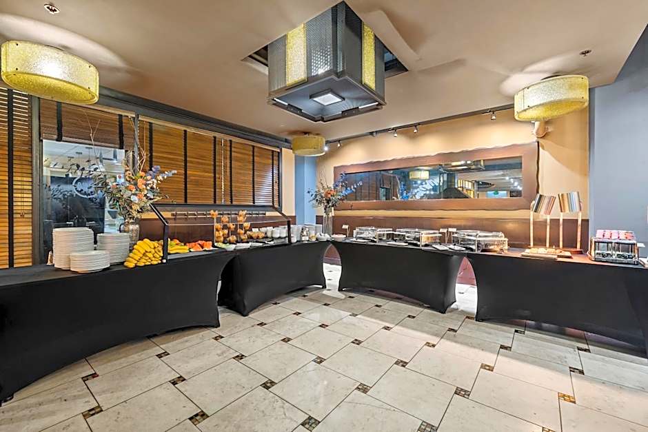 Arctic Club Hotel