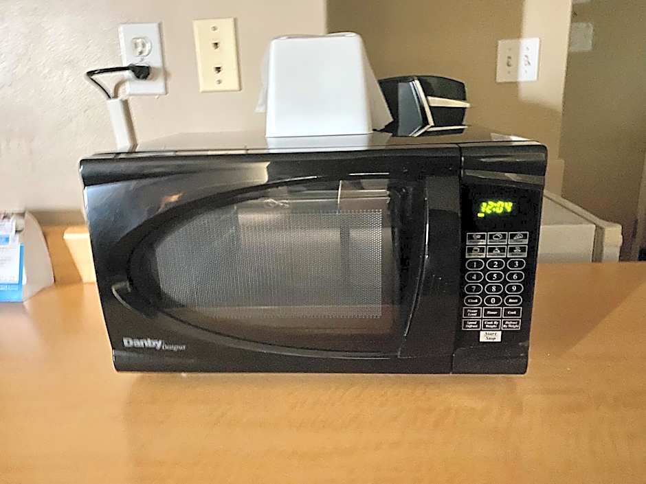 Super 8 by Wyndham Edmonton South