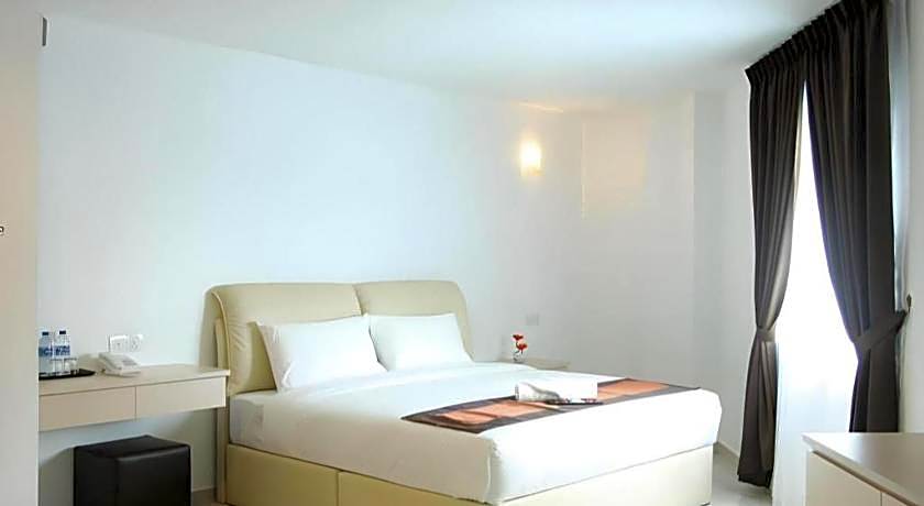 Peach Hill Hotel & Cafe