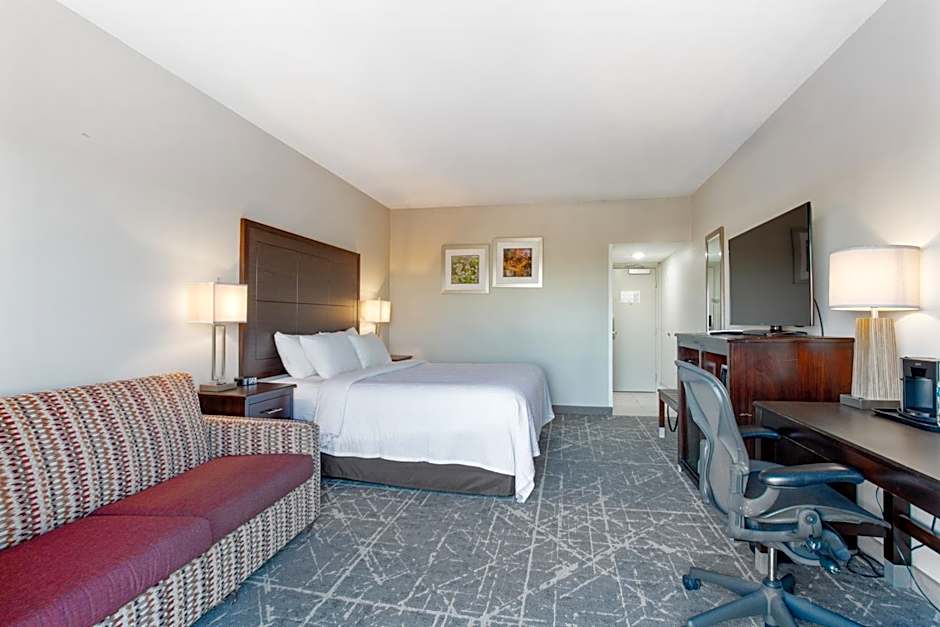 Orangewood Inn & Suites Kansas City Airport