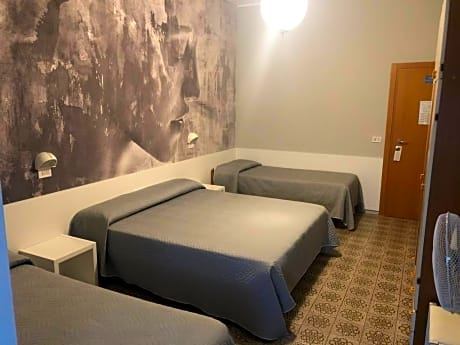 Economy Quadruple Room