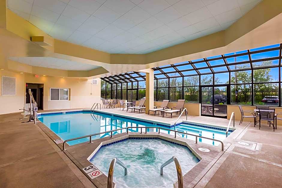 Quality Suites Milwaukee Airport