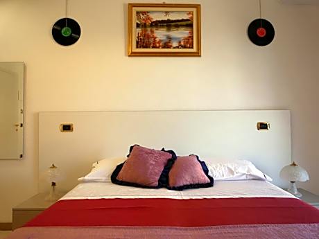 Quadruple Room with Private Bathroom