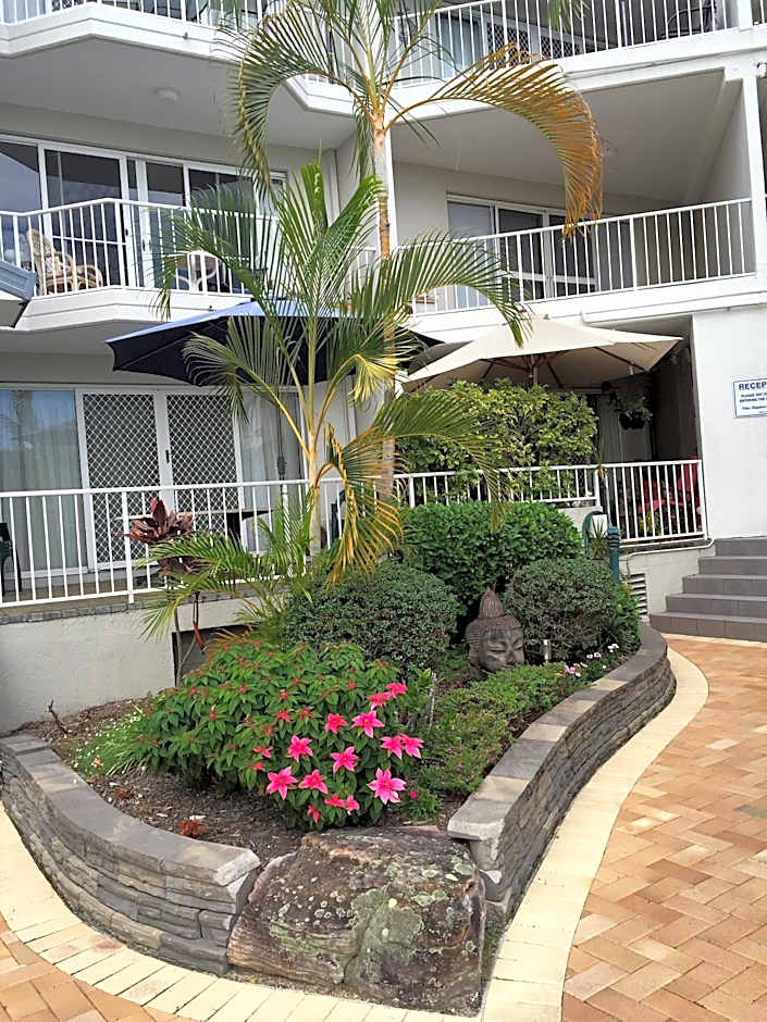 Pelican Cove Waterfront Apartment