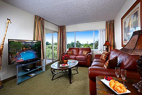 Apartment with One King Bed and Kitchen - Non-Smoking