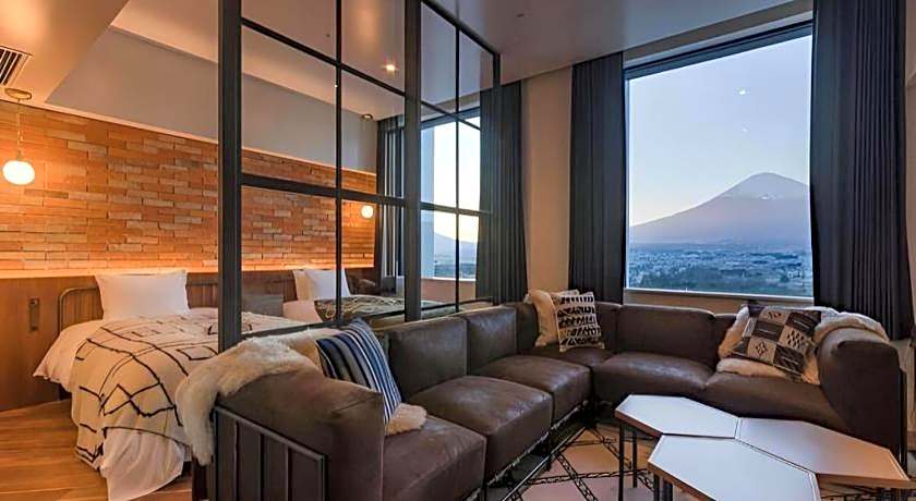 HOTEL CLAD